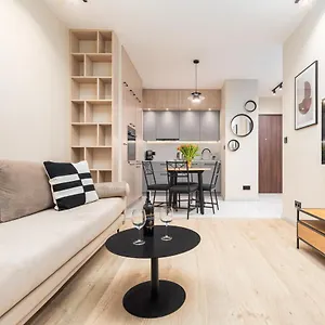 bg-premium-apartments-mennica-residence.warsawhotelspoland.com/