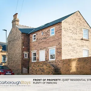 hibernia-place-scarborough-stays-3-bedrooms-townhouse.yorkshirehotels.net/